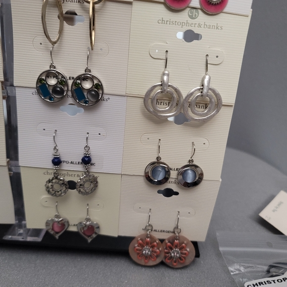 Closet Clear out Sale All 36 Pairs of Earrings Brand new - Picture 16 of 17